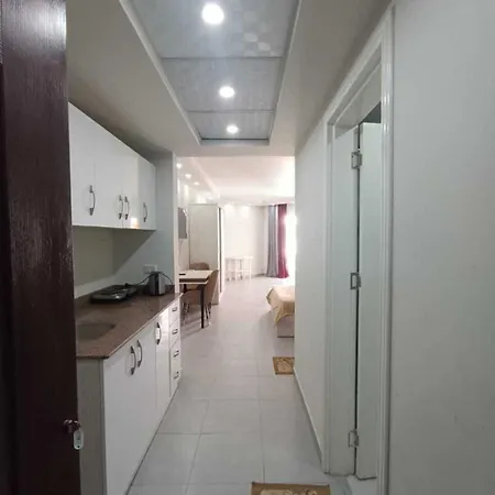 Seaview Hotel Apartment Steps From Downtown, Free Wifi